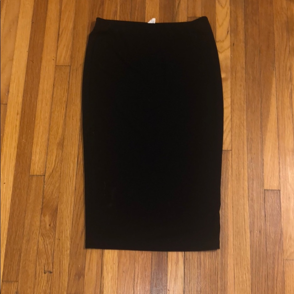 Black tight pencil skirt